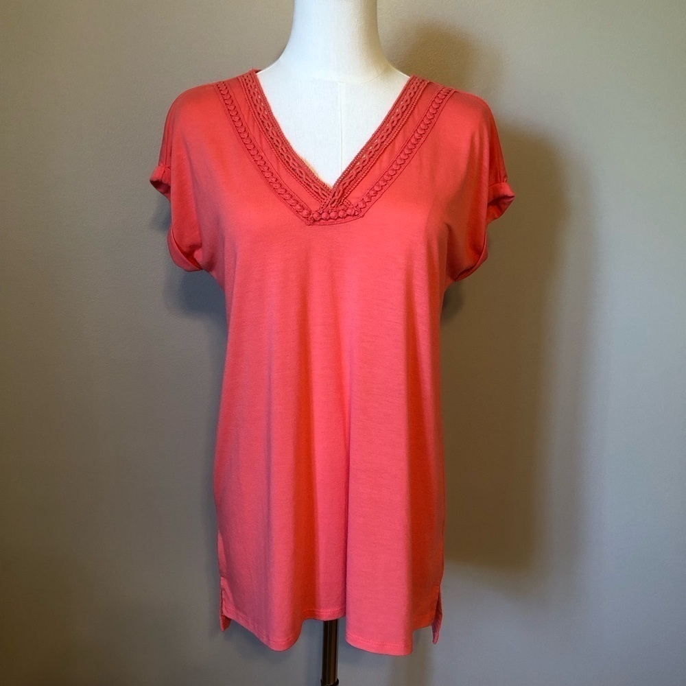 Stylus Coral V-Neck Women's Top Size S